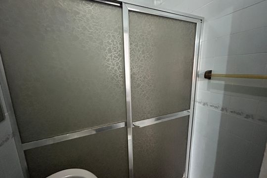 Banheiro da Suíte casa 2 de casa à venda com 5 quartos, 180m² em Todos Os Santos, Rio de Janeiro