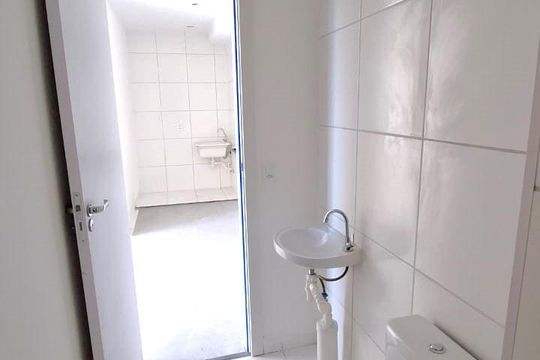 Banheiro de apartamento à venda com 2 quartos, 36m² em Jardim Peri Peri, São Paulo