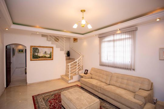 Casa à venda com 5 quartos, 250m² em Jardim Clelia, Diadema