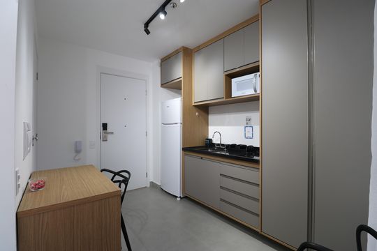 Cozinha de apartamento para alugar com 1 quarto, 23m² em Pompeia, São Paulo