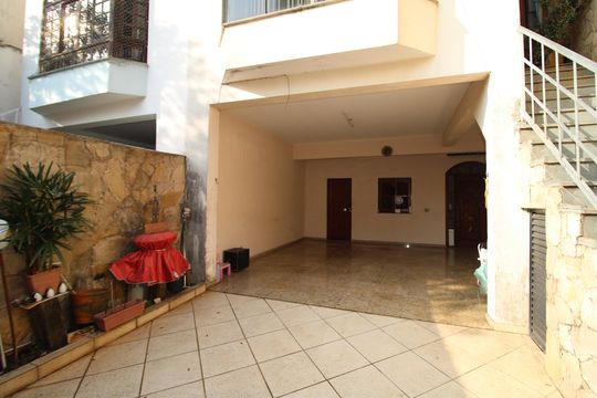 Garagem de casa à venda com 4 quartos, 169m² em Vila Ester (zona Norte), São Paulo