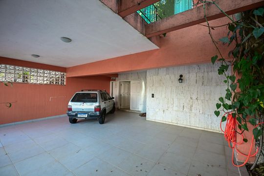 Garagem de casa à venda com 5 quartos, 250m² em Vila Sonia, São Paulo