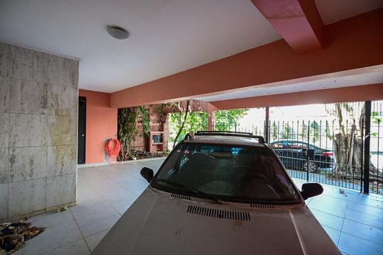 Garagem de casa à venda com 5 quartos, 250m² em Vila Sonia, São Paulo