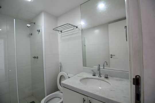 Banheiro Suíte 2 de apartamento à venda com 2 quartos, 71m² em Jacarepaguá, Rio de Janeiro