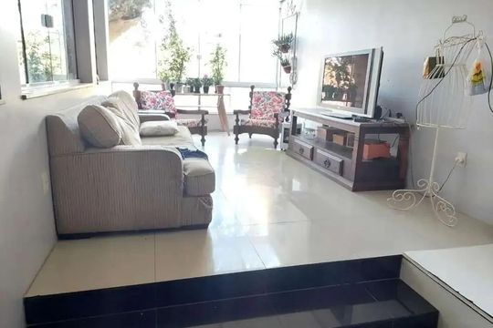 Casa à venda com 3 quartos, 379m² em Três Figueiras, Porto Alegre