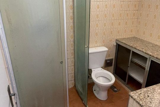 Banheiro de apartamento à venda com 2 quartos, 64m² em Jardim Boa Esperança, Campinas