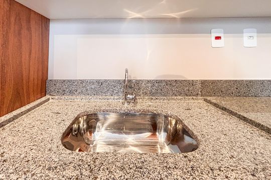 Cozinha de apartamento à venda com 1 quarto, 32m² em Chácara Seis de Outubro, São Paulo