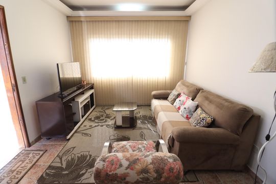 Sala de casa à venda com 3 quartos, 232m² em Umuarama, Osasco