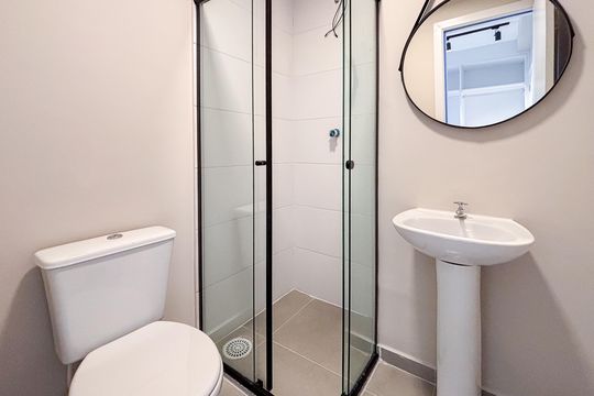 Banheiro de apartamento à venda com 1 quarto, 29m² em Chácara Seis de Outubro, São Paulo