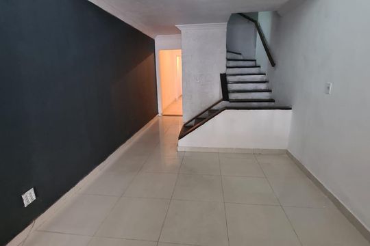 Sala de casa à venda com 3 quartos, 150m² em Vila Lais, São Paulo