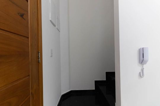 Escada de casa de condomínio à venda com 2 quartos, 55m² em Vila Moinho Velho, São Paulo
