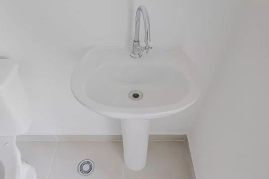 Banheiro de apartamento à venda com 1 quarto, 25m² em Pinheiros, São Paulo