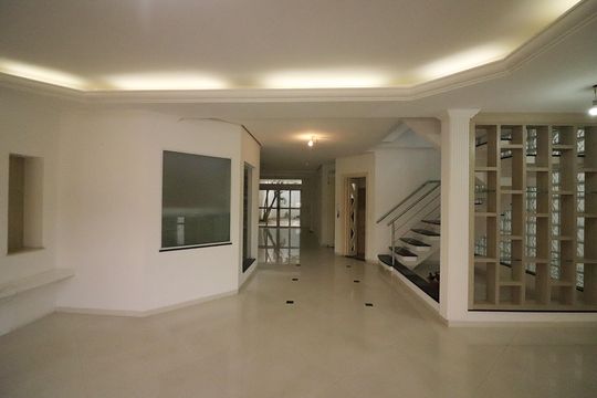 Sala  de casa de condomínio à venda com 4 quartos, 642m² em Bairro dos Casa, São Bernardo do Campo