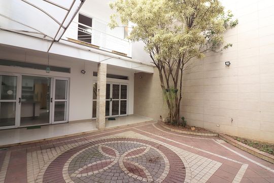 Quintal de casa de condomínio à venda com 4 quartos, 642m² em Bairro dos Casa, São Bernardo do Campo
