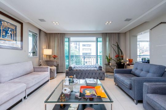 Apartamento à venda com 4 quartos, 210m² em Aclimação, São Paulo