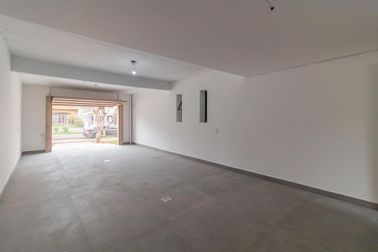 Garagem de casa à venda com 3 quartos, 300m² em Jardim Botânico, Porto Alegre