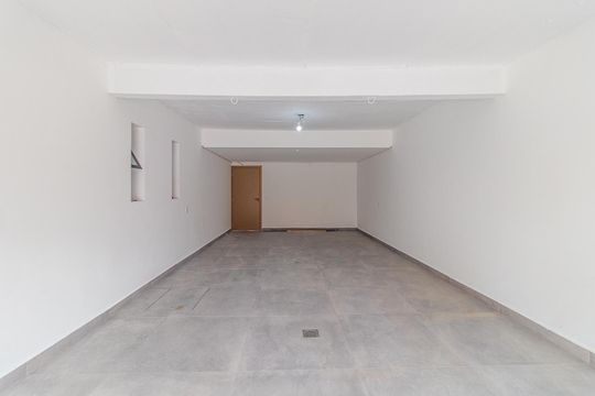 Garagem de casa à venda com 3 quartos, 300m² em Jardim Botânico, Porto Alegre