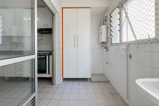 Área de Serviço de apartamento para alugar com 3 quartos, 107m² em Chácara Klabim, São Paulo