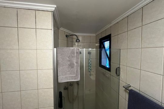 Banheiro Social de apartamento à venda com 2 quartos, 65m² em Parque Peruche, São Paulo