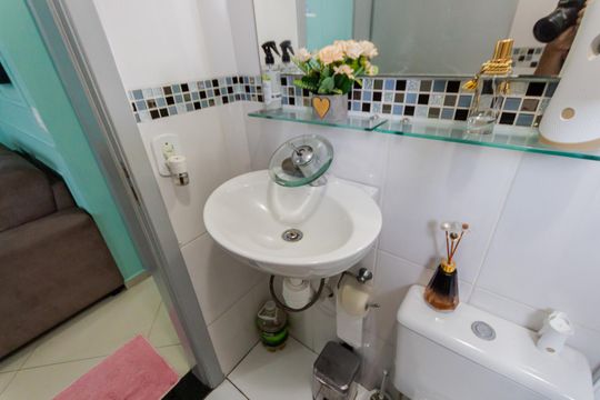 Banheiro de apartamento à venda com 3 quartos, 100m² em Jardim Santo Alberto, Santo André