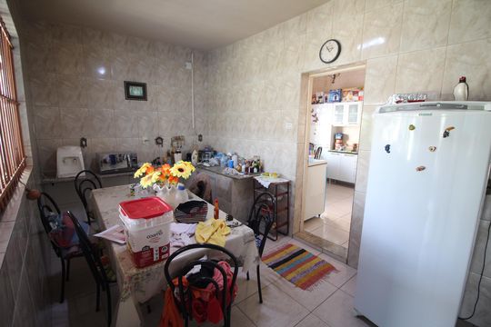 Cozinha de casa à venda com 3 quartos, 360m² em Pindorama, Belo Horizonte