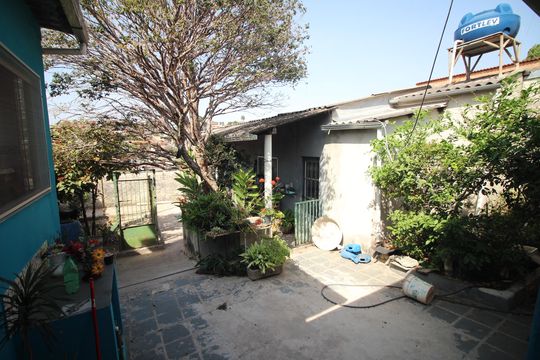 Quintal de casa à venda com 3 quartos, 360m² em Pindorama, Belo Horizonte