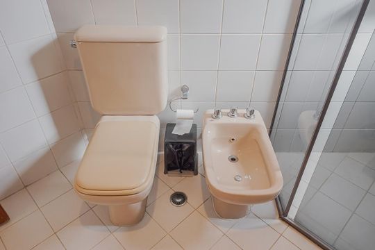 Banheiro da Suíte 2 de apartamento à venda com 3 quartos, 237m² em Sumarezinho, São Paulo