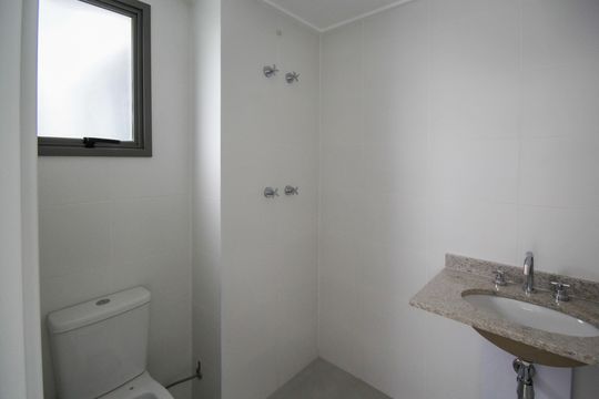 Banheiro da Suíte 2 de apartamento para alugar com 2 quartos, 85m² em City América, São Paulo