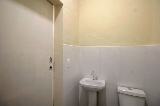 Banheiro de apartamento para alugar com 2 quartos, 64m² em Centro, Belo Horizonte