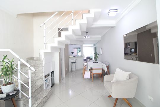 Sala de casa de condomínio à venda com 3 quartos, 116m² em Jardim Cidalia, São Paulo