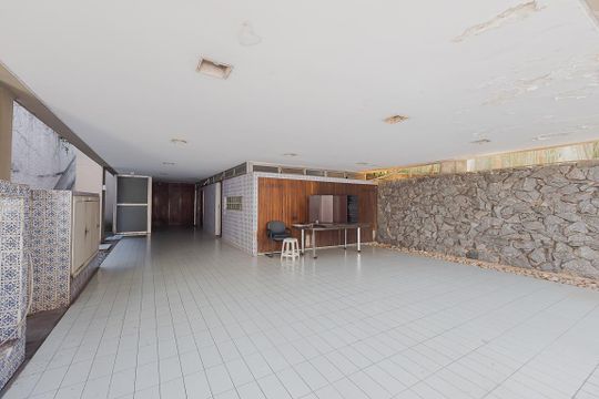 Garagem de casa à venda com 4 quartos, 570m² em Jardim Paulista, São Paulo