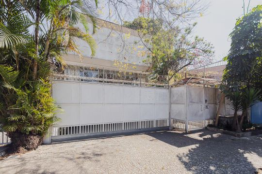Fachada de casa à venda com 4 quartos, 570m² em Jardim Paulista, São Paulo