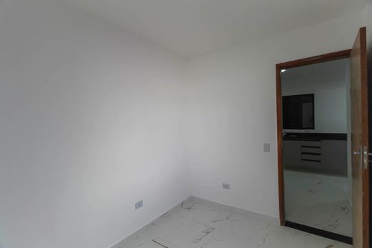 Quarto de apartamento à venda com 1 quarto, 27m² em Vila Paulo Silas, São Paulo