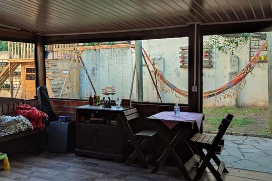 Sala de casa à venda com 4 quartos, 280m² em Camaquã, Porto Alegre