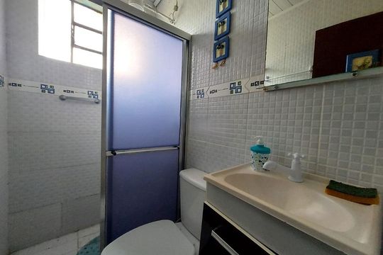 Banheiro de casa à venda com 4 quartos, 280m² em Camaquã, Porto Alegre