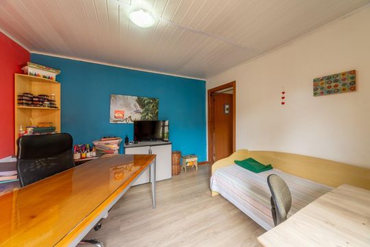Quarto de casa à venda com 4 quartos, 280m² em Camaquã, Porto Alegre