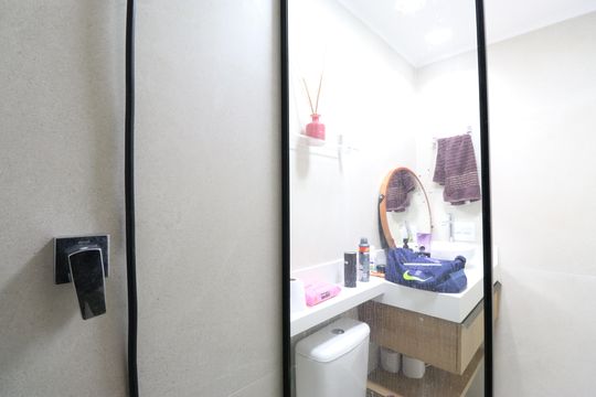 Banheiro de apartamento à venda com 1 quarto, 27m² em Lapa, São Paulo