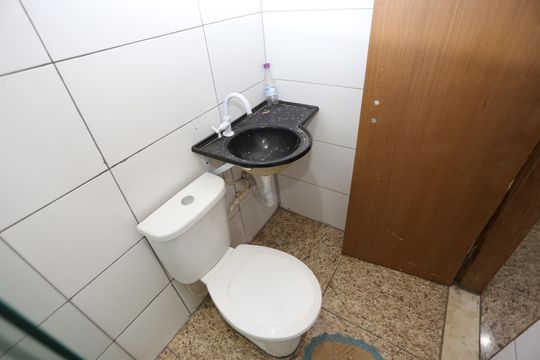 Banheiro de casa para alugar com 2 quartos, 46m² em Samambaia Sul, Brasília