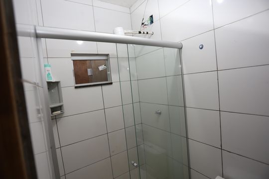 Banheiro de casa para alugar com 2 quartos, 46m² em Samambaia Sul, Brasília