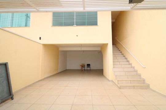 Garagem de casa à venda com 3 quartos, 210m² em Sítio do Morro, São Paulo