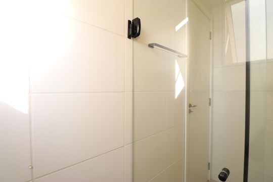 Banheiro de apartamento à venda com 1 quarto, 32m² em Bom Retiro, São Paulo
