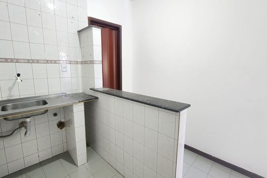 Cozinha de kitnet/studio para alugar com 1 quarto, 25m² em Boca do Rio, Salvador