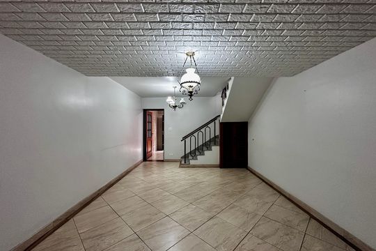 Sala de casa à venda com 3 quartos, 125m² em Jardim Caravelas, São Paulo