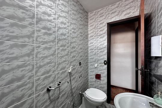Banheiro  de casa à venda com 3 quartos, 125m² em Jardim Caravelas, São Paulo