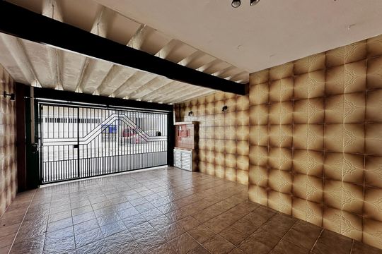 Garagem  de casa à venda com 3 quartos, 125m² em Jardim Caravelas, São Paulo
