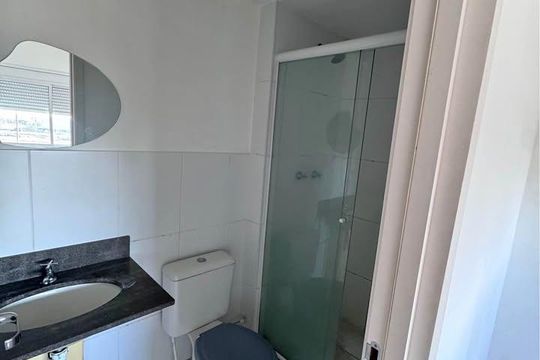 Banheiro de apartamento para alugar com 2 quartos, 54m² em Farrapos, Porto Alegre