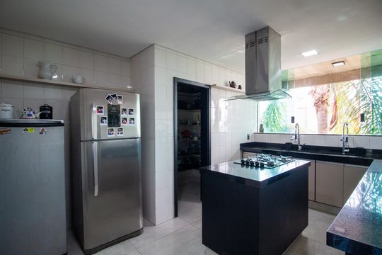 Cozinha de casa de condomínio para alugar com 3 quartos, 800m² em Campolim, Votorantim