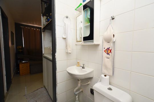 Banheiro  de apartamento à venda com 3 quartos, 60m² em Nossa Senhora da Aparecida, Belo Horizonte