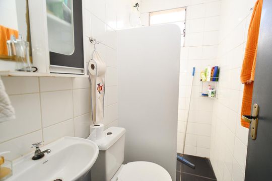 Banheiro  de apartamento à venda com 3 quartos, 60m² em Nossa Senhora da Aparecida, Belo Horizonte