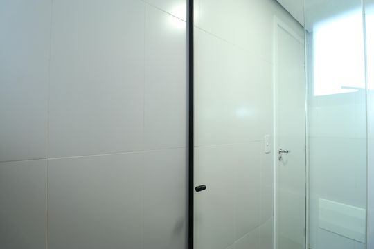 Banheiro de apartamento à venda com 1 quarto, 36m² em Vila Anglo Brasileira, São Paulo